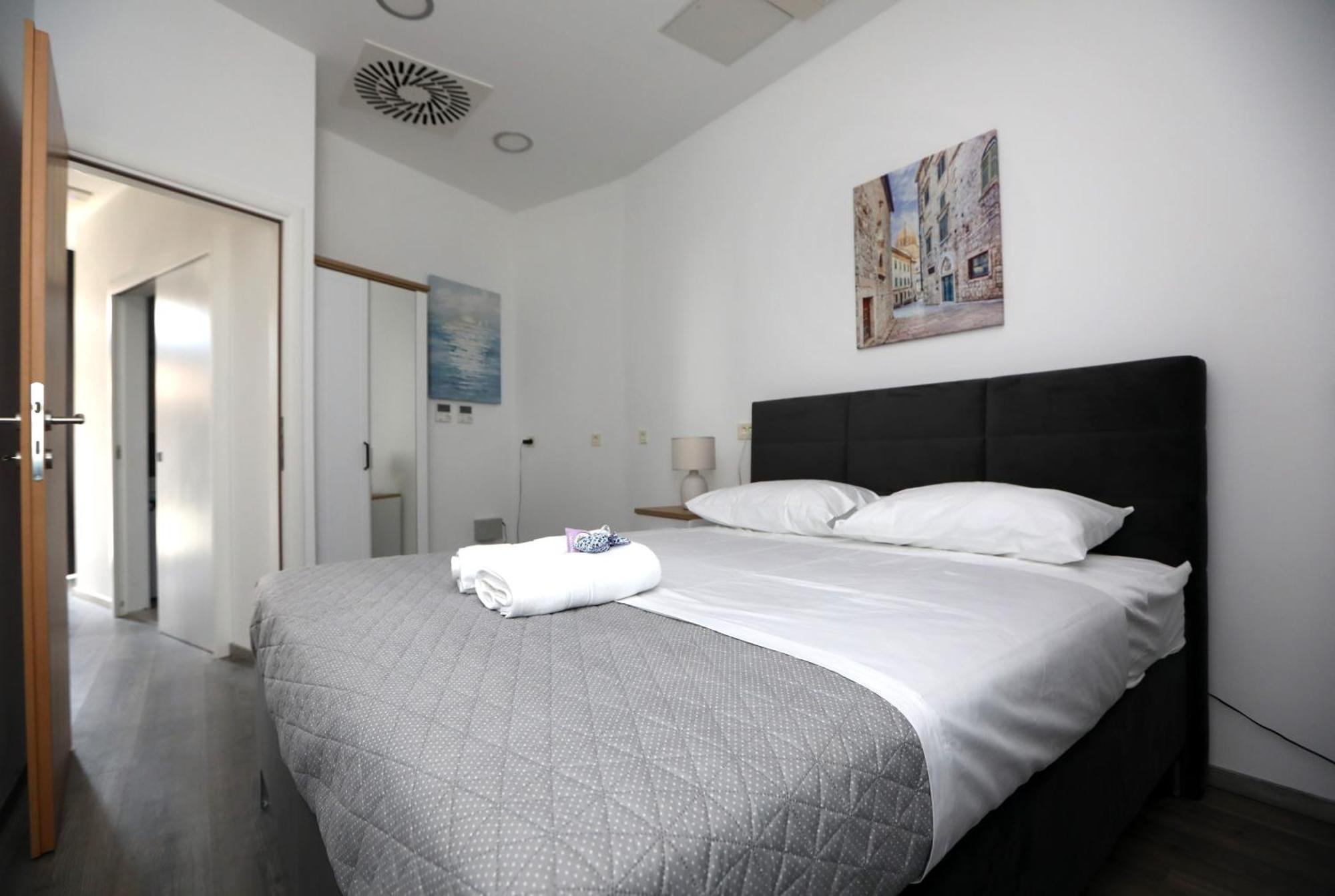 D R Apartments Шибеник Экстерьер фото